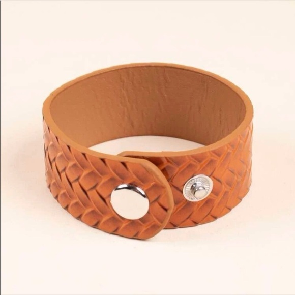 LEATHER Woven Bracelet - Picture 1 of 3
